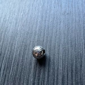 Star studded round Pandora charm